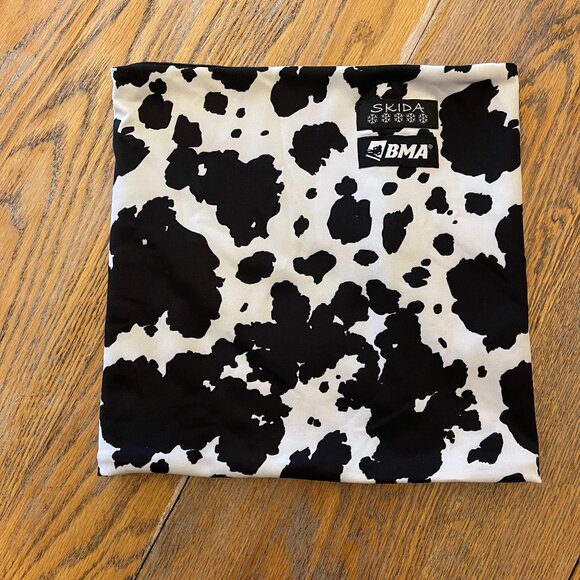 SKIDA cow print neck warmer/10" long x 9.5wide - Picture 1 of 3
